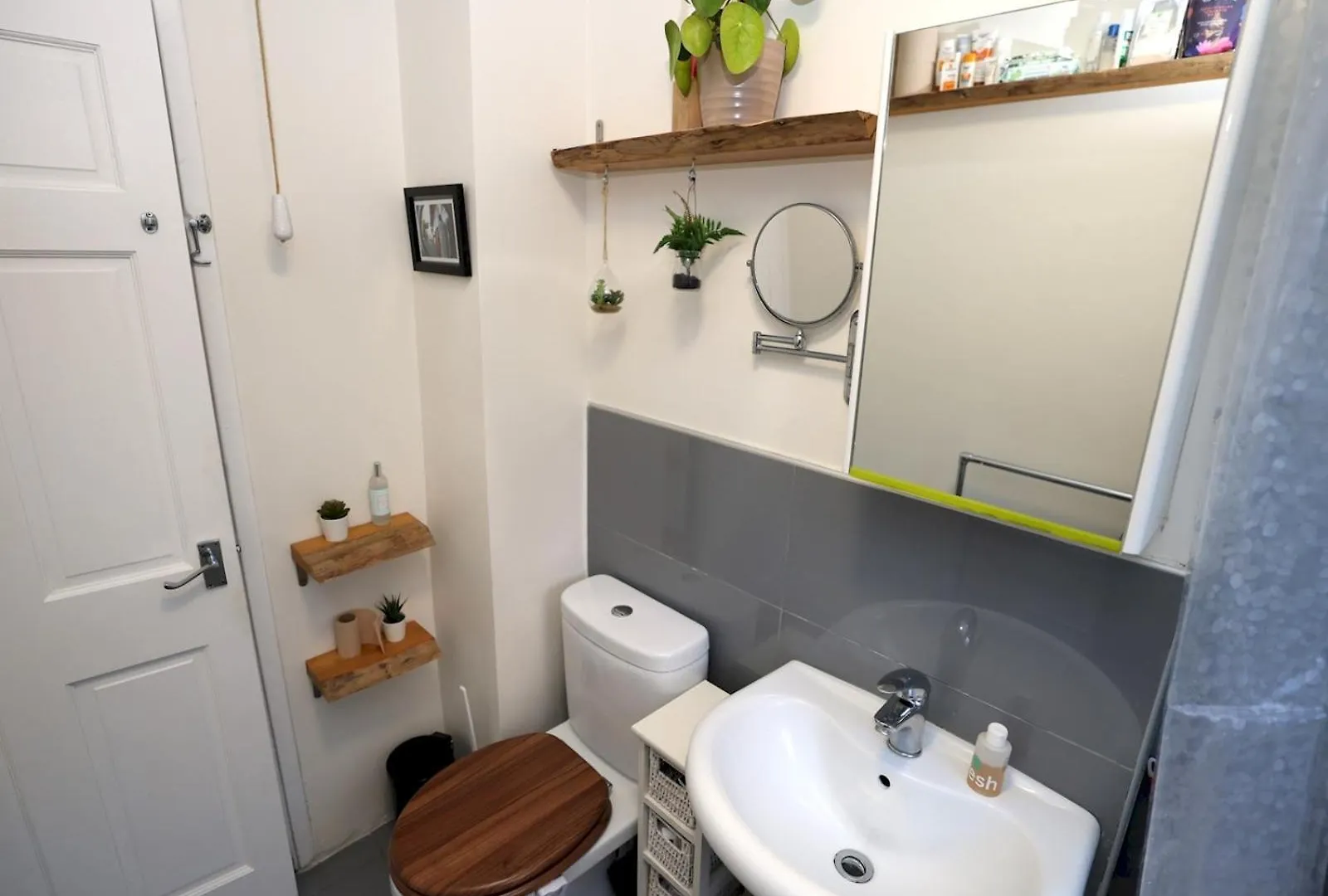Pass The Keys Charming 2 Bed Apartment London