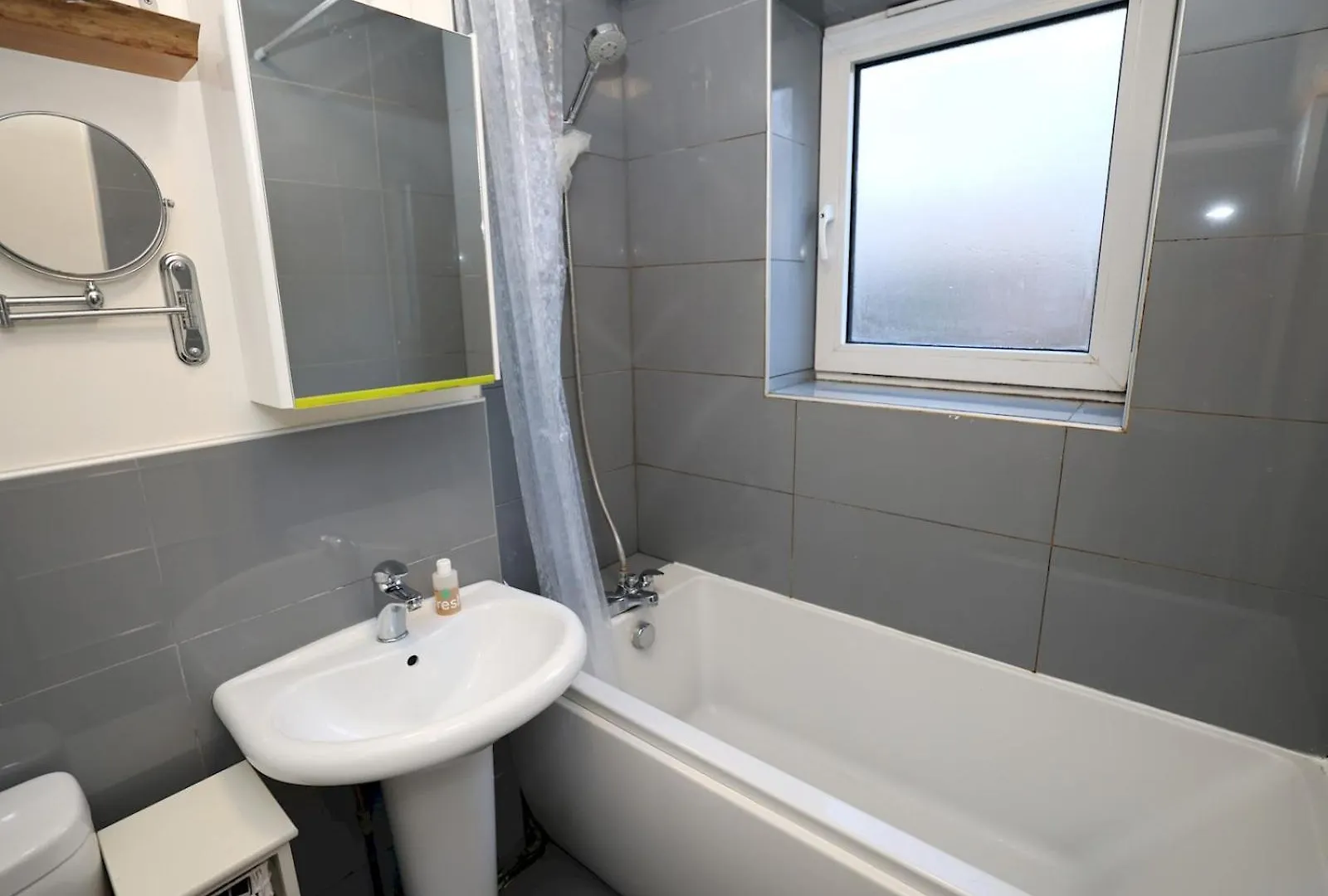 Pass The Keys Charming 2 Bed Apartment London